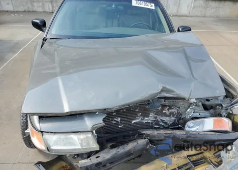 2001 Mercury Grand Marquis Ls z USA, uszkodzony, nr VIN 2MEFM75W21X715352